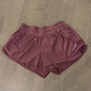lululemon athletica Hotty Hot Low Rise lined Shorts. 2.5”